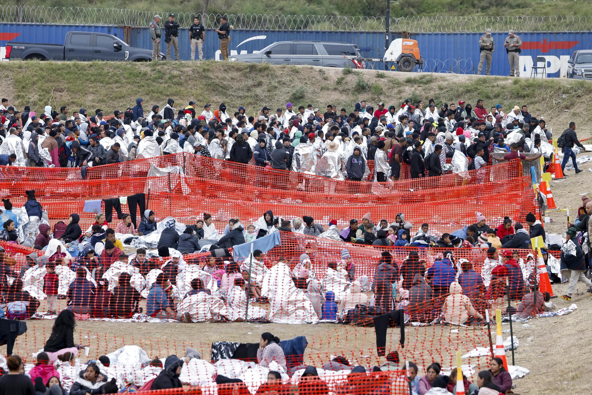 Restricciones al asilo en EEUU: Autoridades buscan «orden» y activistas critican su dureza