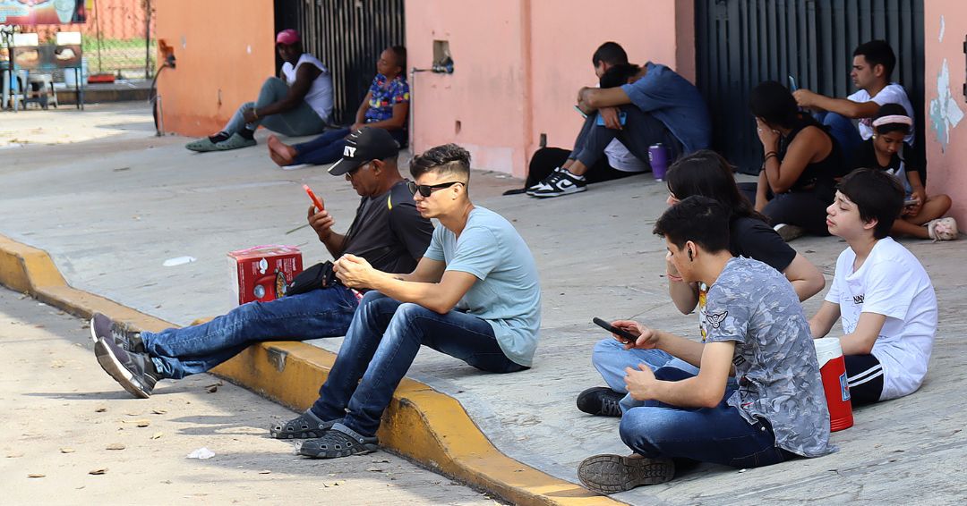 La expulsión de EEUU de extranjeros con CBP One agudiza el desánimo de migrantes en México