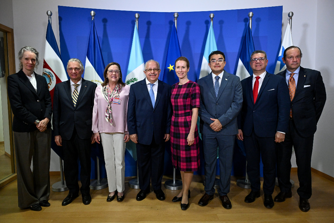 La dictadura firma en Bruselas un «compromiso» con la democracia mientras consolida su régimen en Nicaragua
