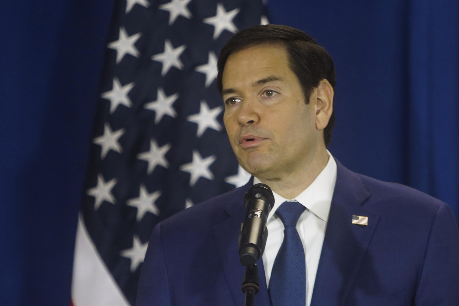 El secretario de Estado de EEUU, Marco Rubio, llega a El Salvador para reunirse con Bukele