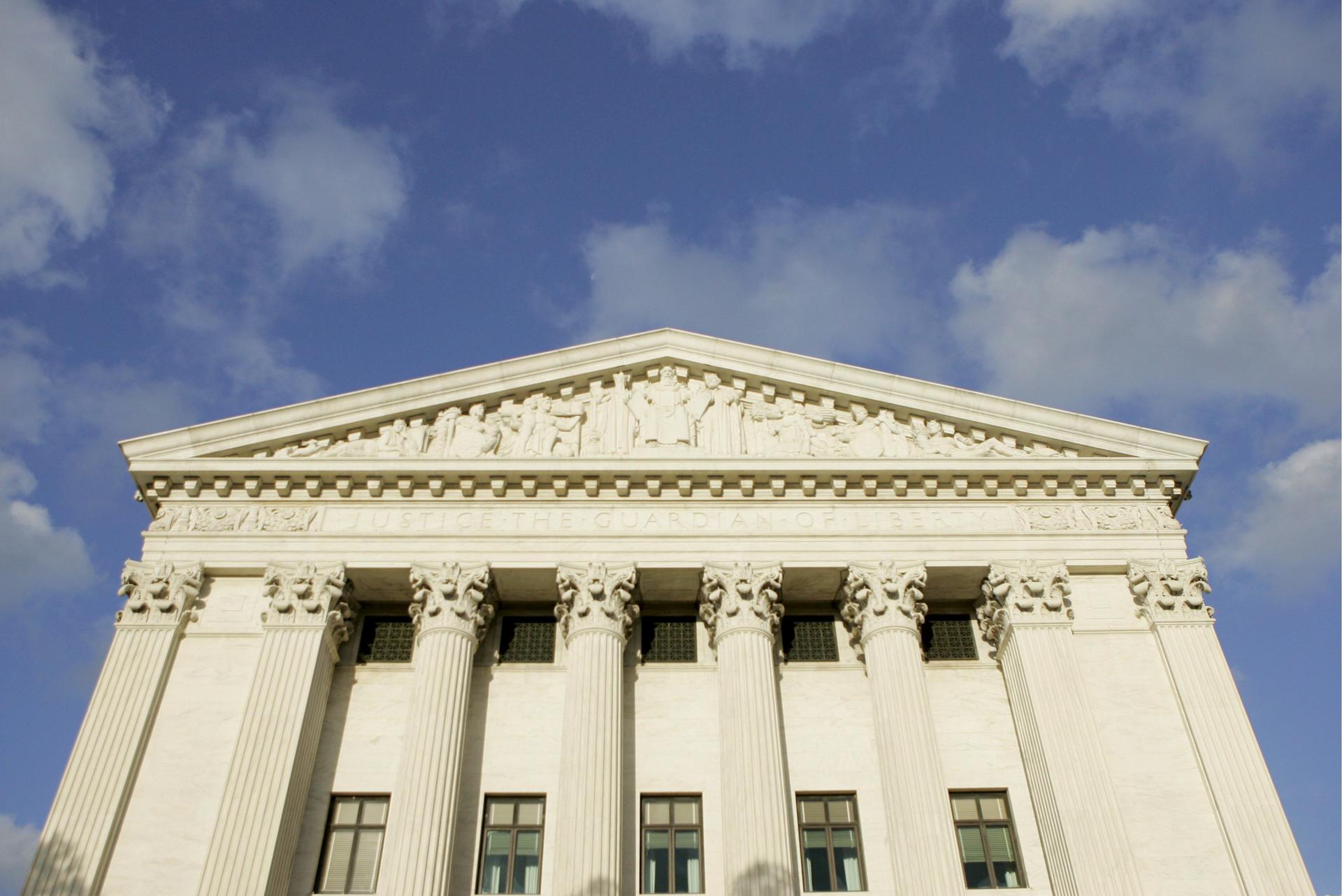 Tribunal Supremo mantiene prohibición de portar armas en «lugares sensibles» de Nueva York