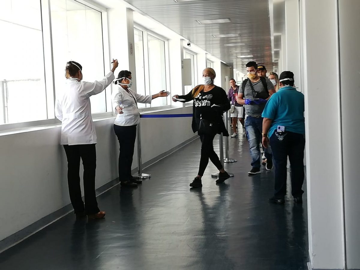 Régimen pone condiciones a nicaragüenses en el extranjero para su retorno al país