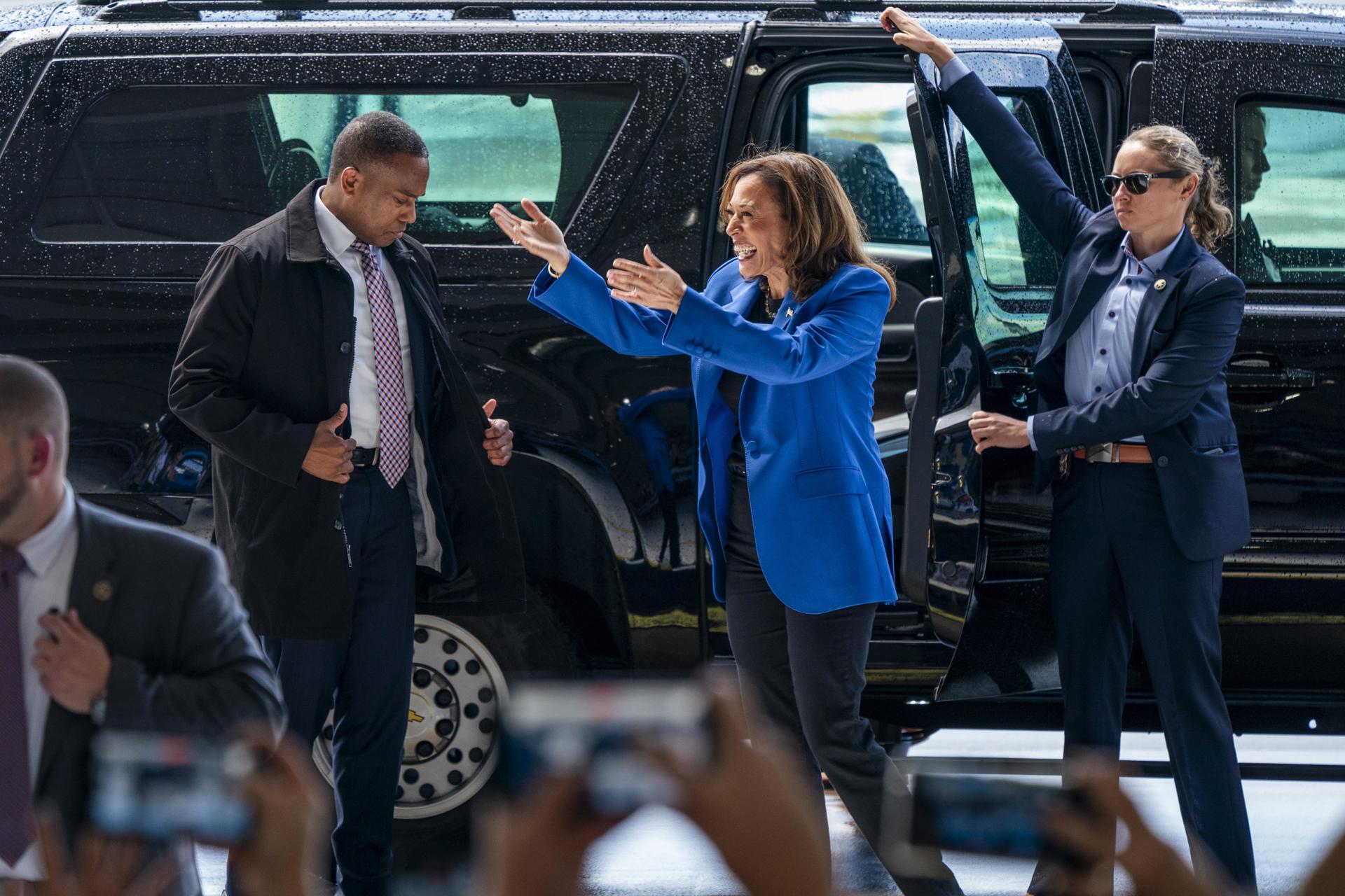 Kamala Harris aventaja con 16 puntos a Trump entre los votantes latinos, según encuesta