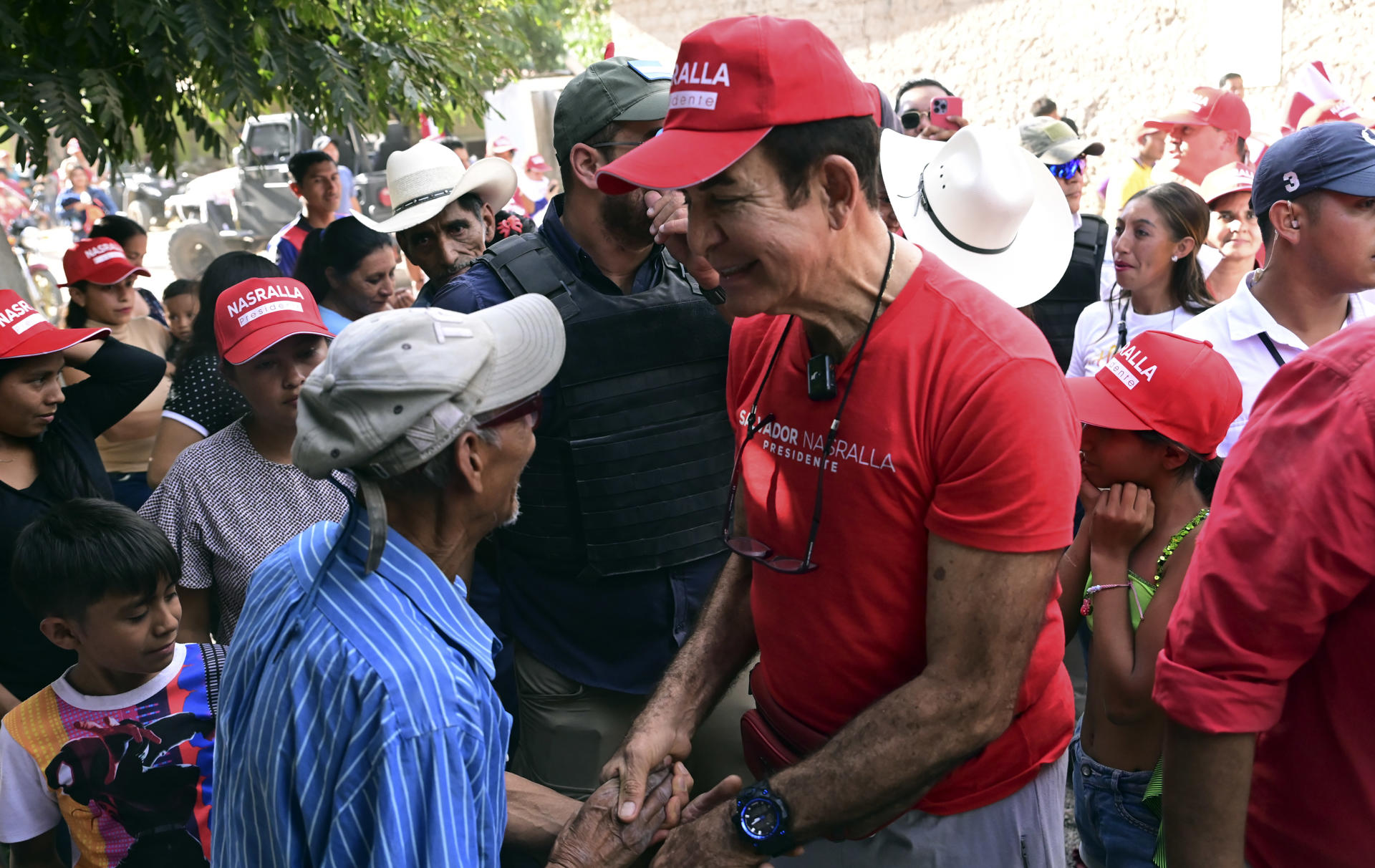 «Dejen de robarme los votos», dice Nasralla en municipio que votará este domingo