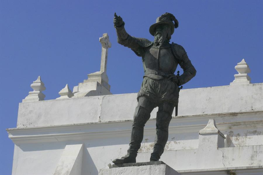 En Puerto Rico exigen retirar  las estatuas de Cristóbal Colón y Ponce de León