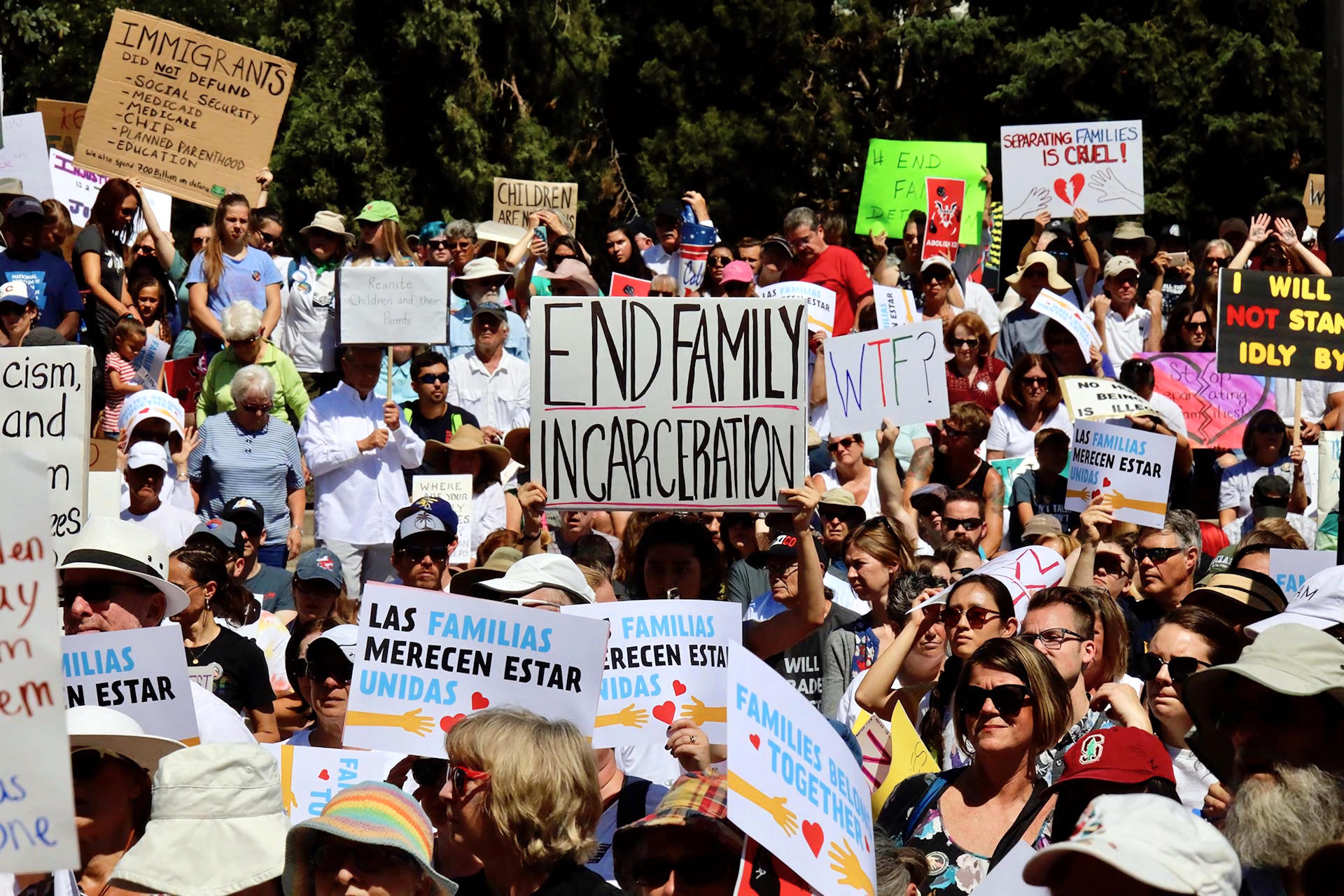El reto que quitar la ciudadanía de EEUU a bebés de migrantes, incluidos aquellos con visa