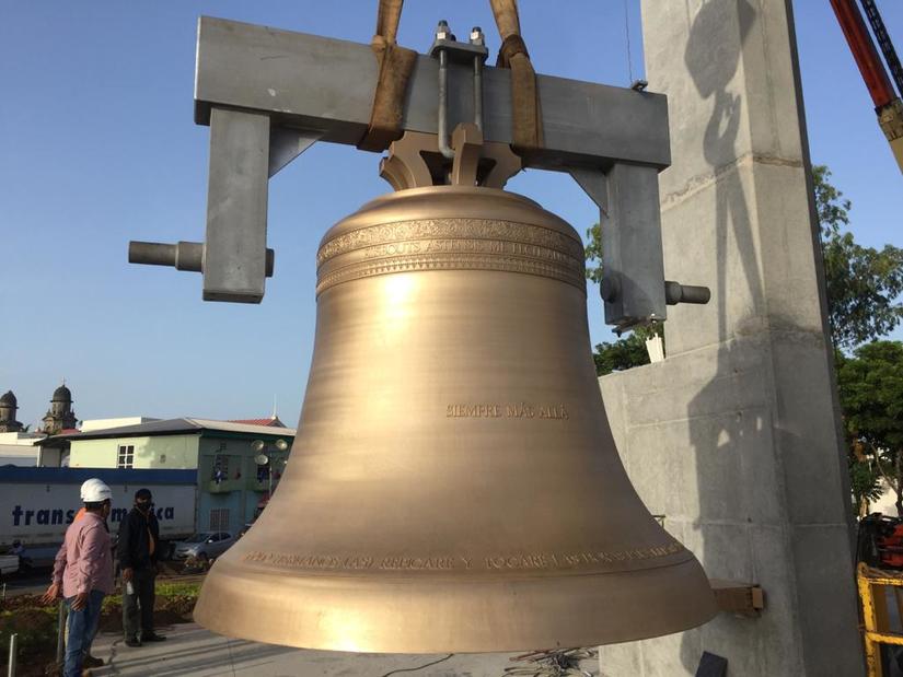 Colocan la campana que doblará por los Ortega-Murillo en Managua