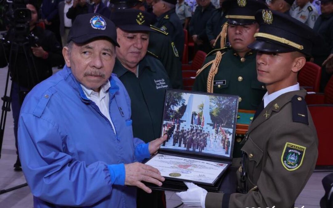 Ortega se siente “amenazado” por Estados Unidos y pide la paz