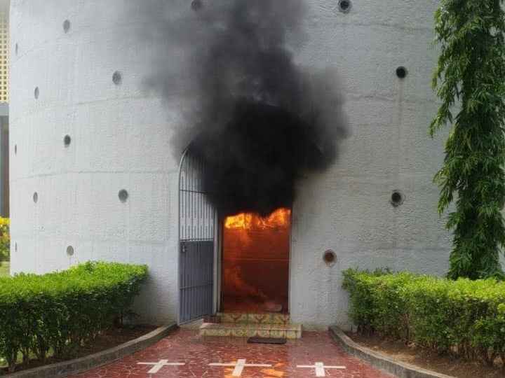 Rosario Murillo culpa a devotos por «incendio» en Catedral de Managua
