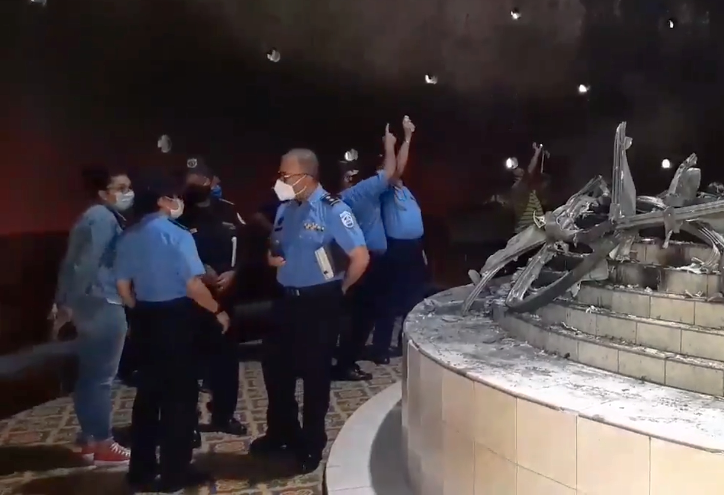 Policía repite peritaje en Catedral de Managua con la jefa de criminalística al mando