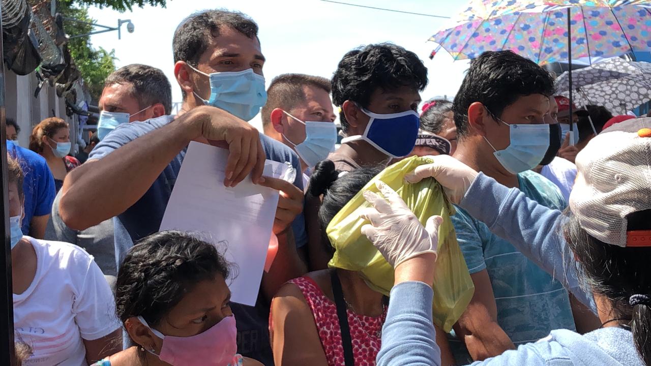 Nicaragüenses varados Peñas Blancas finalmente ingresan al país
