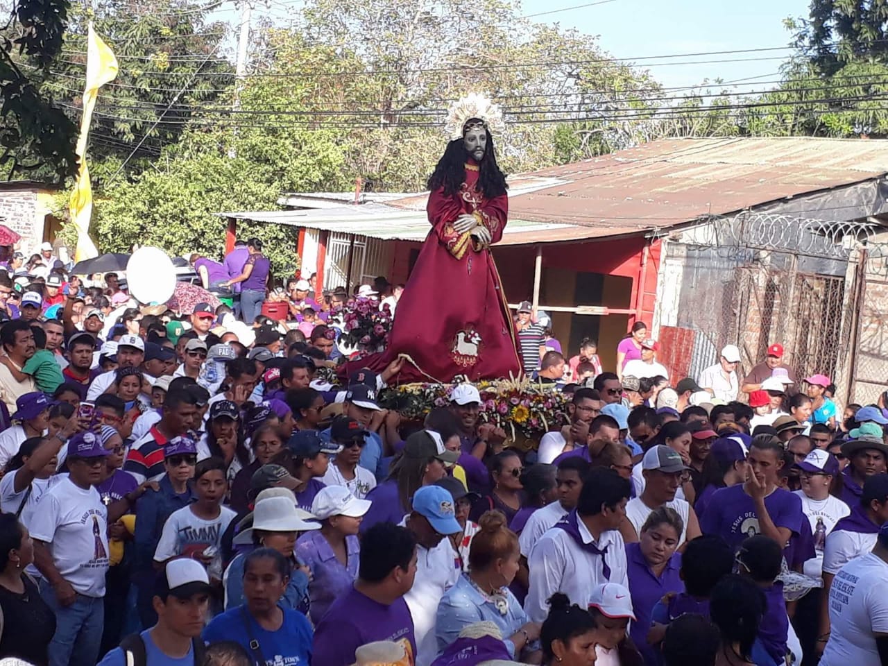 Imagen de Jesús del Rescate, en Popoyuapa, bajo vigilancia día y noche