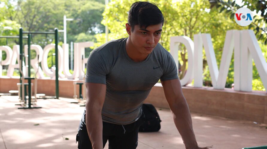 ¿Cómo sobrevive la juventud nicaragüense impactada por el desempleo?