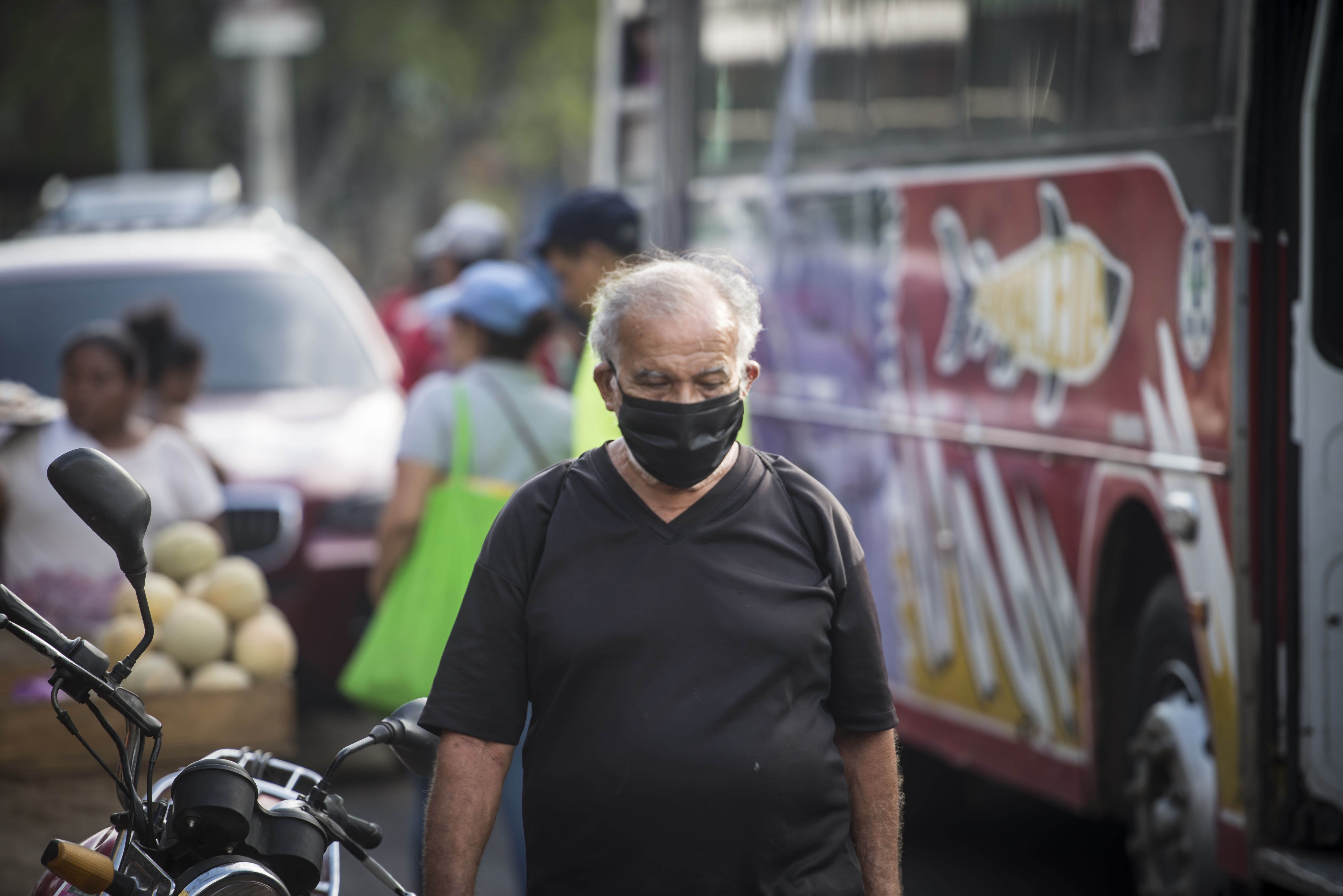 Contagios de coronavirus bajan, pero se extienden a zonas rurales