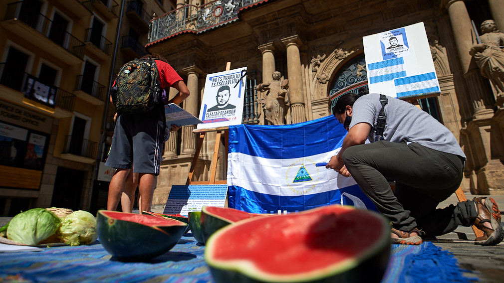 Nicaragüenses en España rechazan “esclavitud en el campo” y retrasos en peticiones de asilo