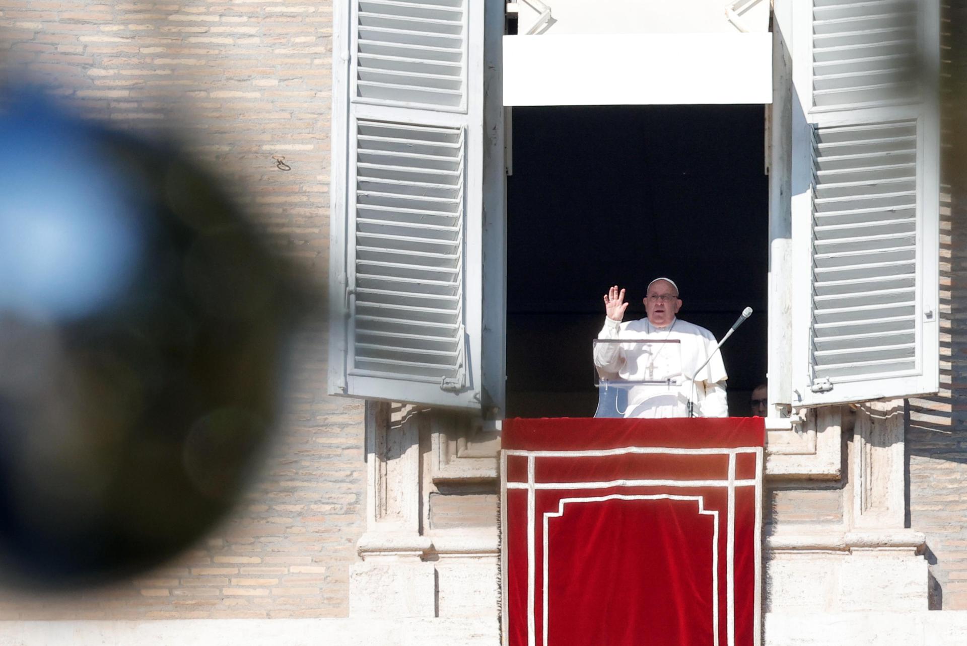 El papa pide a la comunidad internacional que actúe para el respeto de derecho humanitario