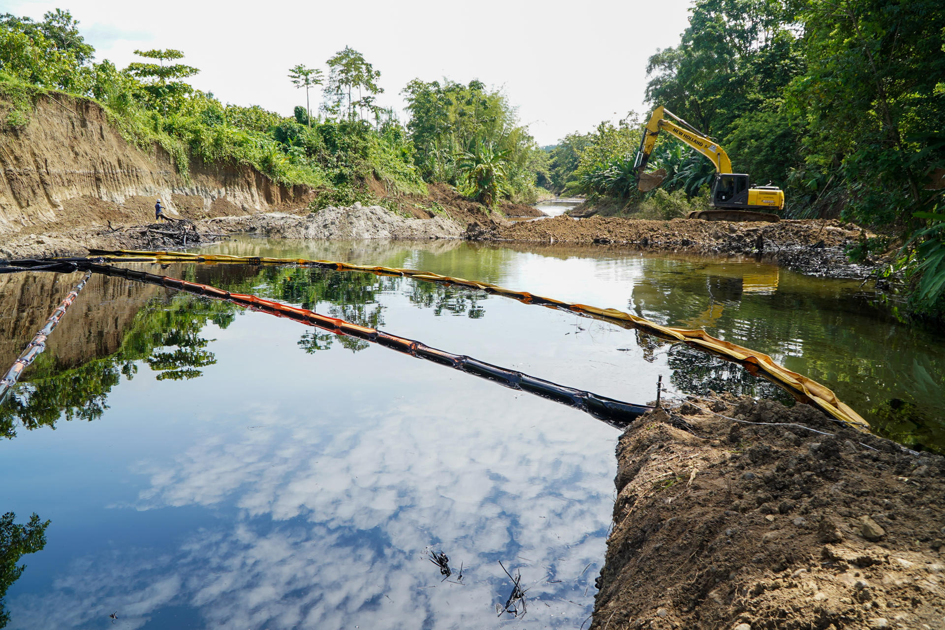 A más de 25.000 barriles de petróleo asciende el reciente derrame ocurrido en Ecuador