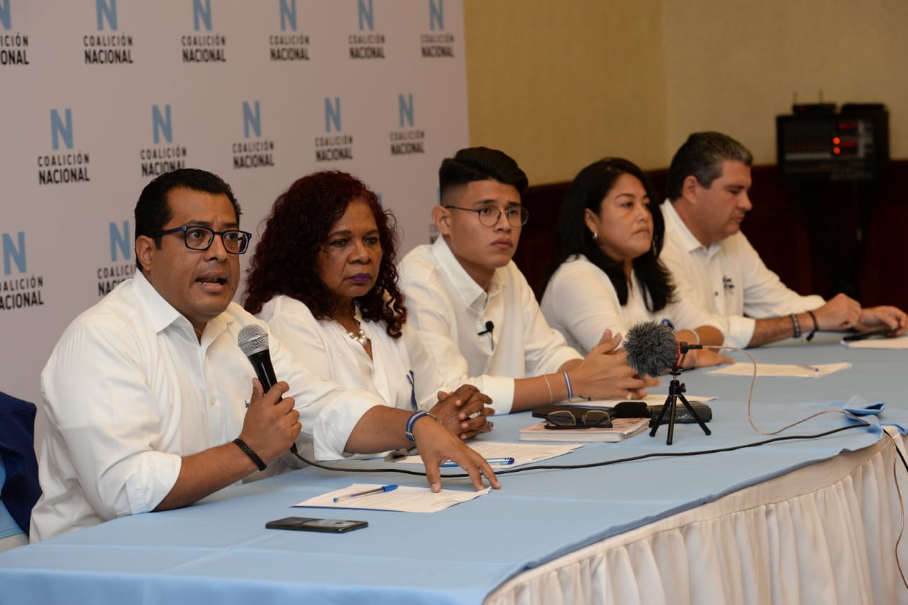 La Coalición Nacional no logra salir del pantano político
