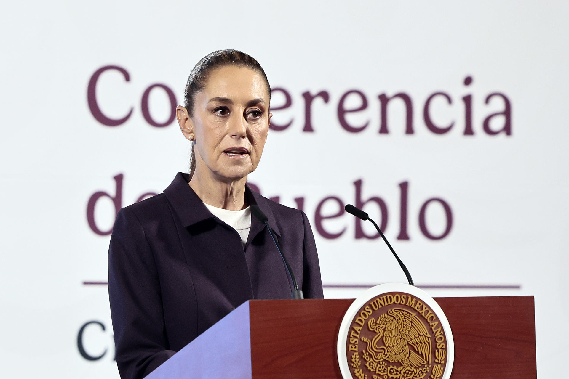 Sheinbaum contestará a aranceles de Trump a los automóviles el 3 de abril