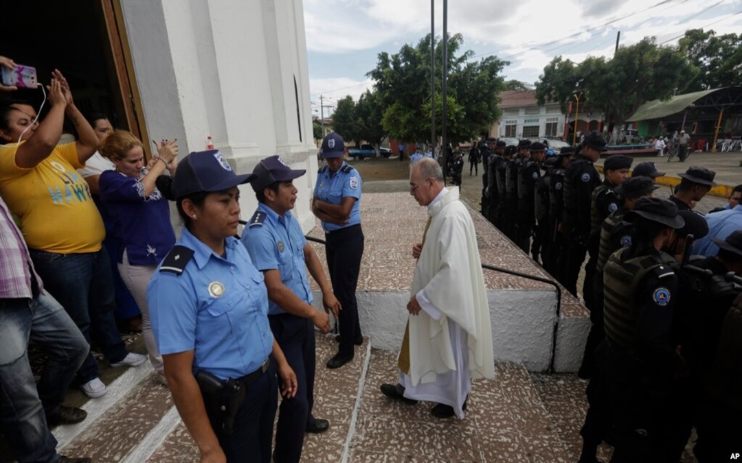 La dictadura ha cometido crímenes de lesa humanidad contra los religiosos nicaragüenses