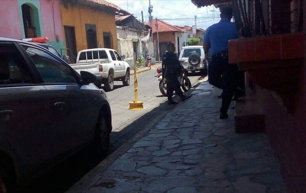 Policías al mando de Fidel Domínguez saquean casa de opositora en León y amenazan a dos ancianas