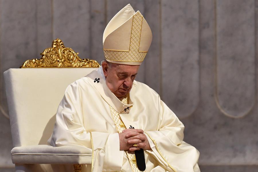 Francisco a padres de homosexuales: El papa los ama porque son hijos de Dios