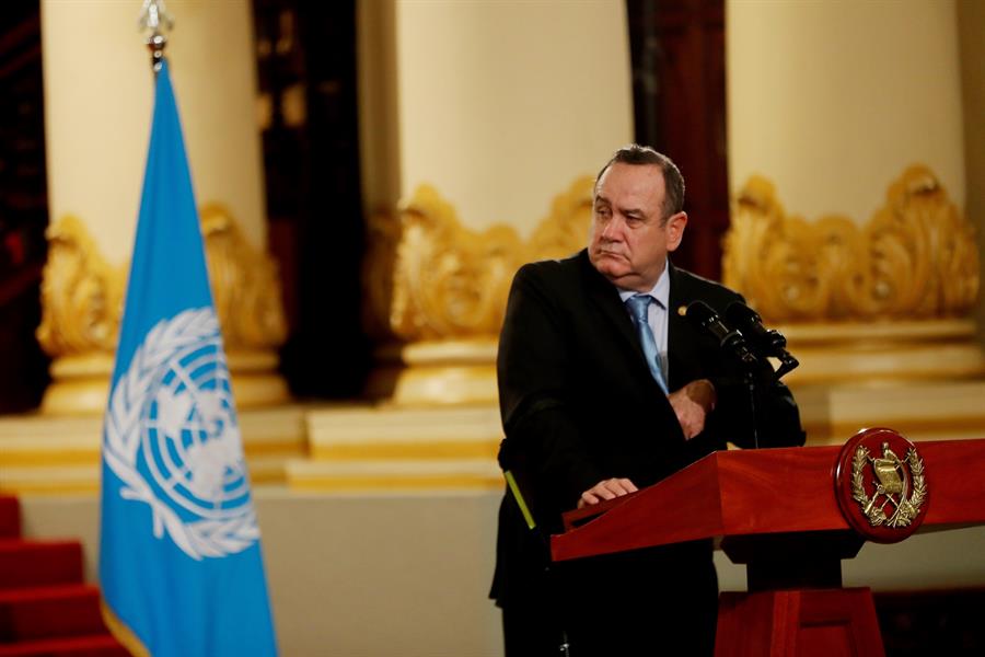 El presidente de Guatemala da positivo a Covid-19