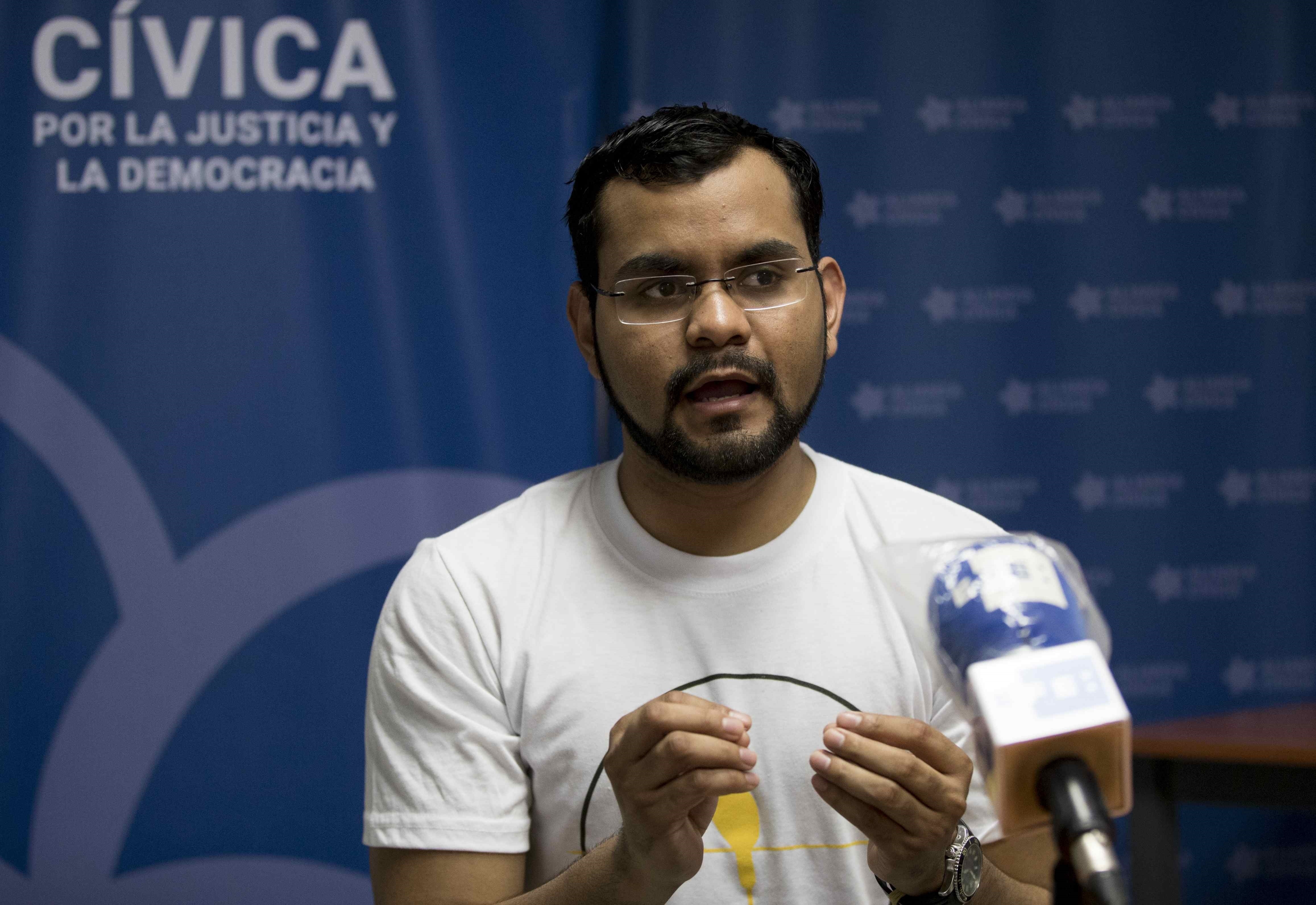 Más de 30 detenidos en una redada contra opositores