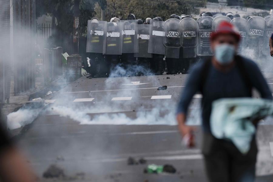 Costa Rica intenta realizar un diálogo en medio de la tensión con manifestantes