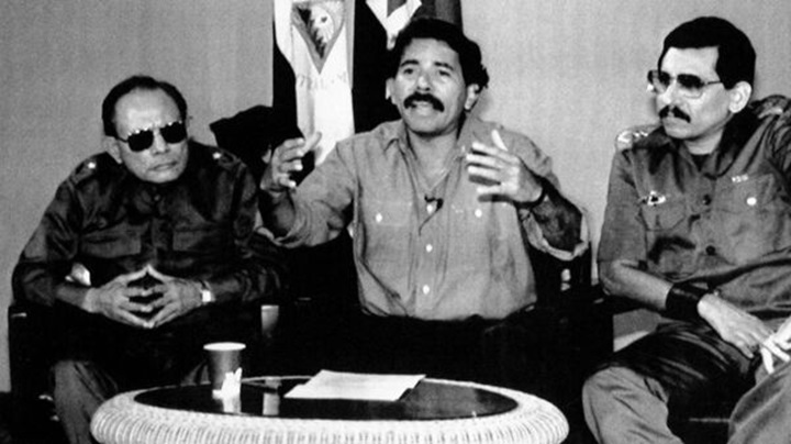 Hipócrita reconocimiento de la dictadura a Humberto Ortega: pasó de ser un «traidor» a un «valiente» militar