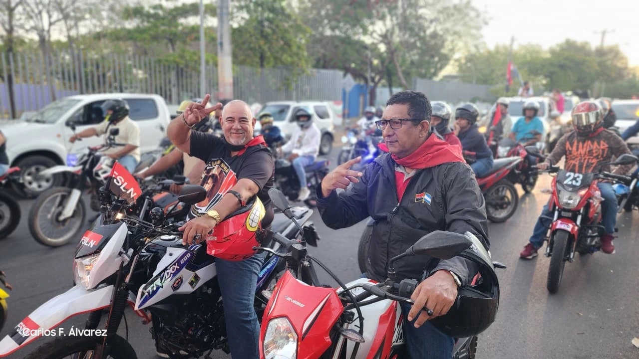 Triple castigo por no usar casco: Multas, cárcel y «escuelita» mientras perdonan a caravanas sandinistas