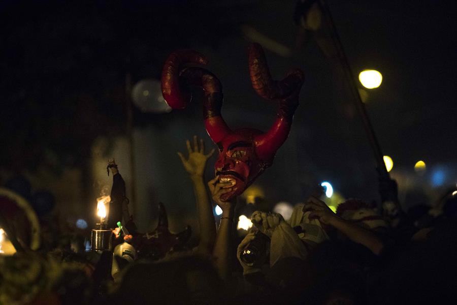 Miles participan en “Los Agüizotes” de Masaya sin usar mascarilla ni guardar la distancia