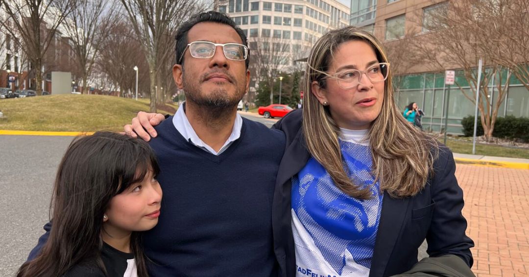 Opositores desterrados a Washington agradecen a quienes apoyaron su liberación
