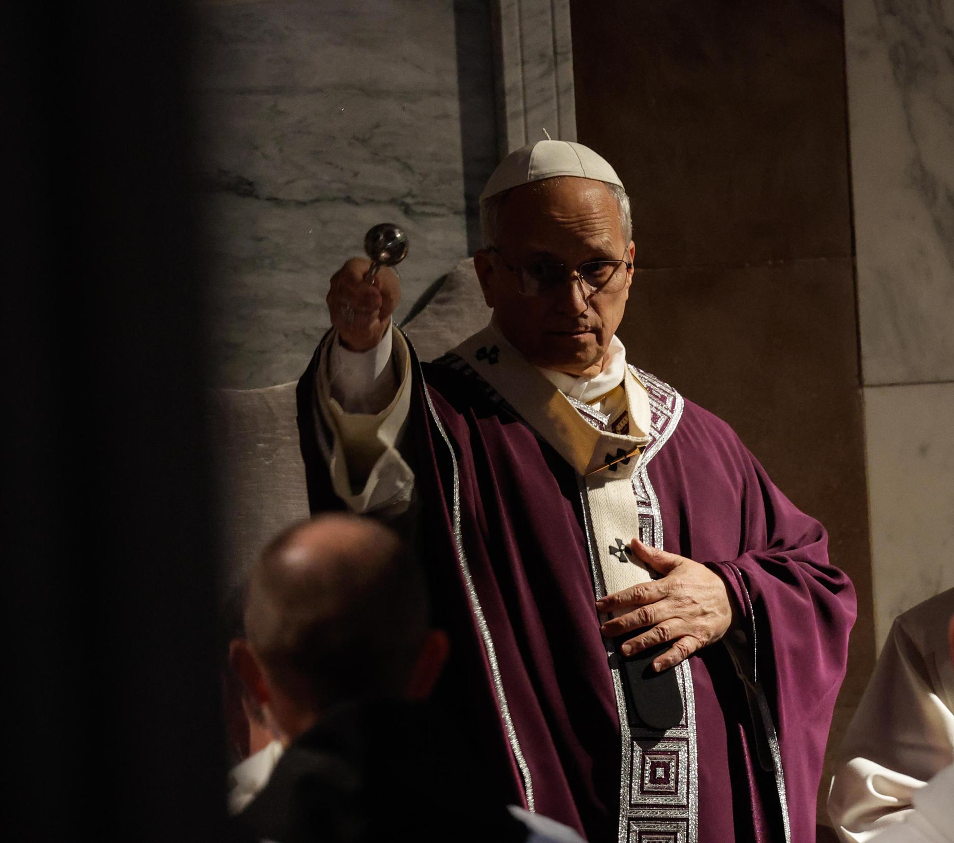 León XIV procesiona en Roma en el primer Miércoles de Ceniza de su pontificado