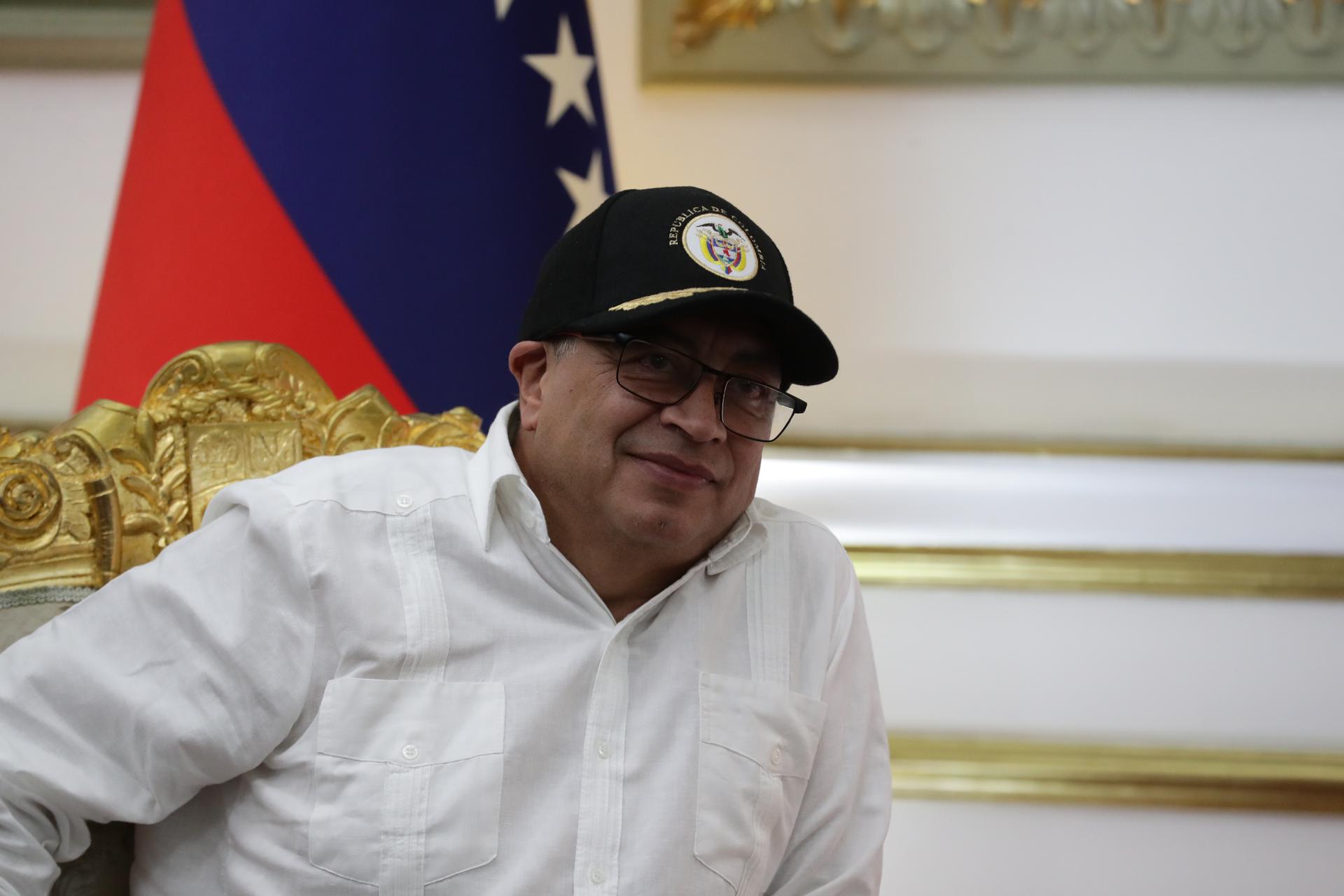 El presidente Gustavo Petro les presenta a opositores venezolanos un plan para lograr «la paz política»