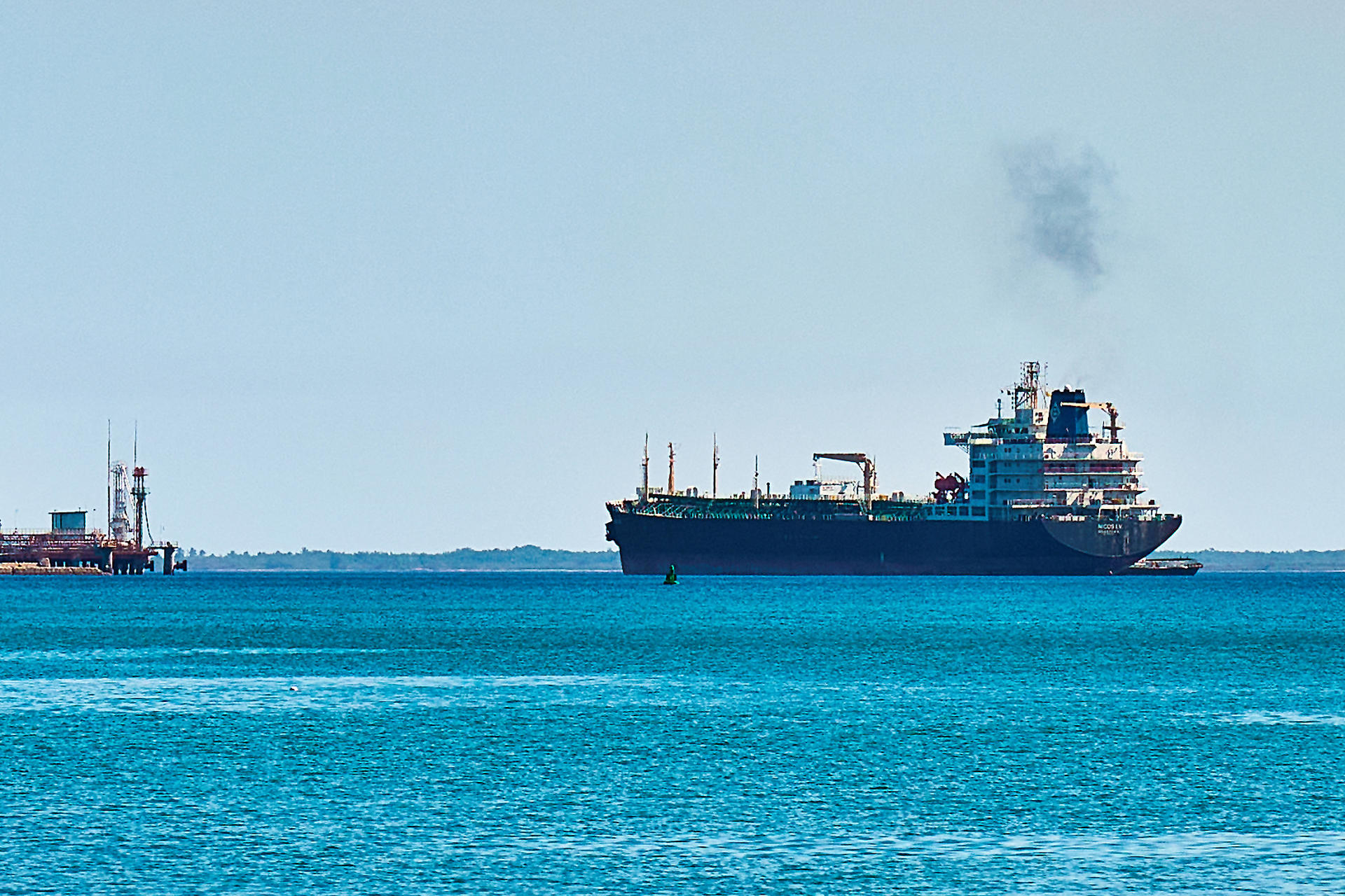Entra en un puerto cubano un petrolero con carga en pleno bloqueo energético de EE.UU.