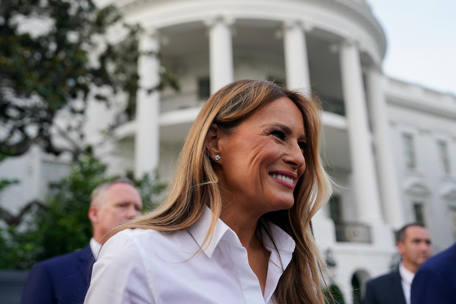 Melania Trump amenaza con demandar a Hunter Biden por vincularla con Jeffrey Epstein