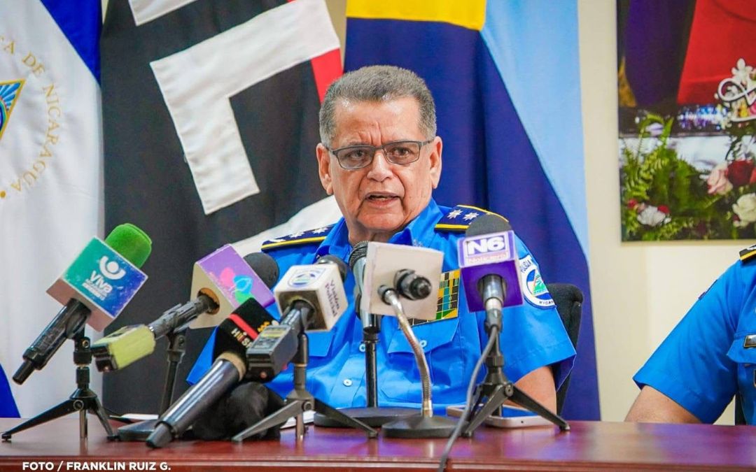 Francisco Díaz admite “subordinación” a Murillo y defiende la cojefatura policial