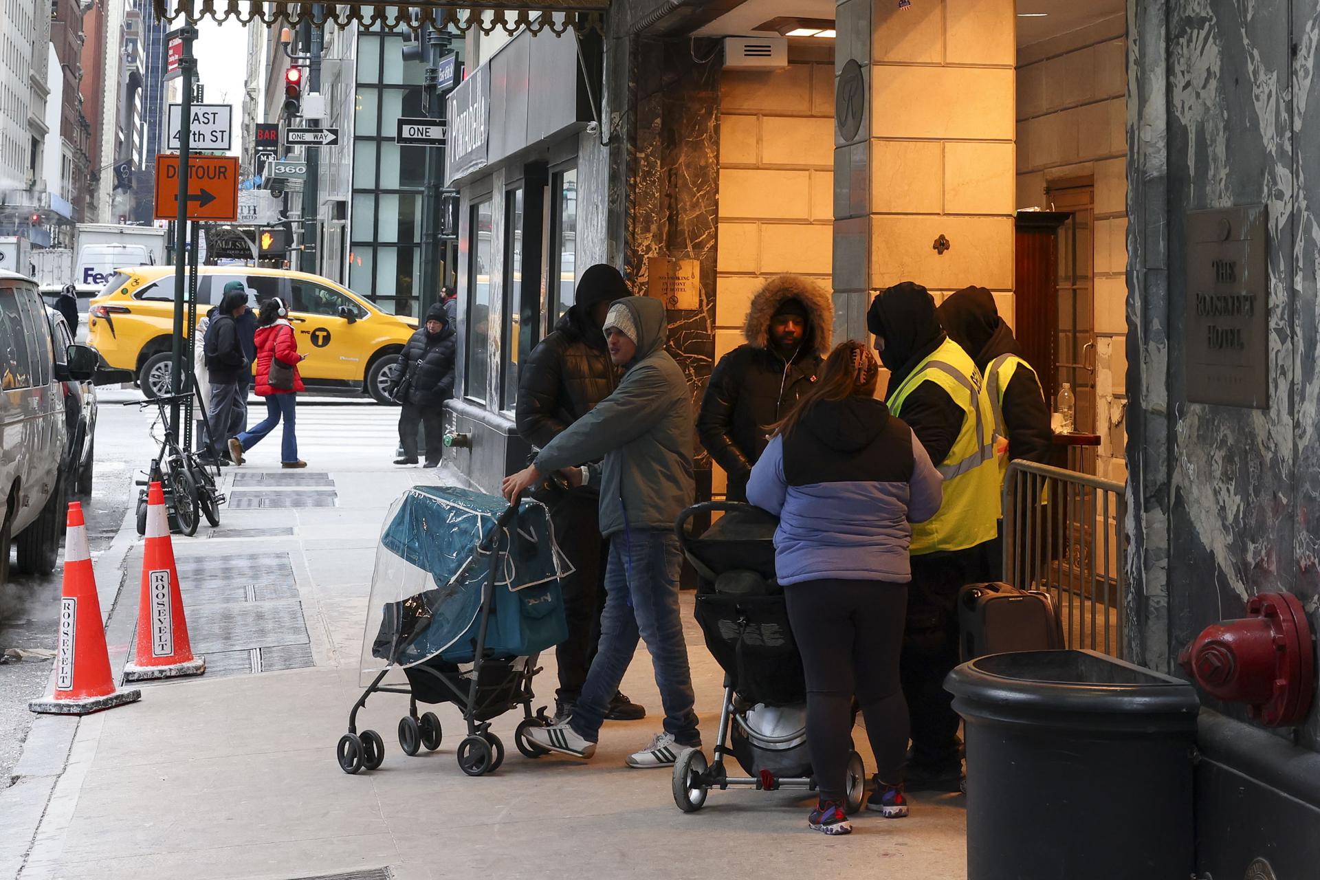 EE.UU. detiene a más de mil inmigrantes en un día