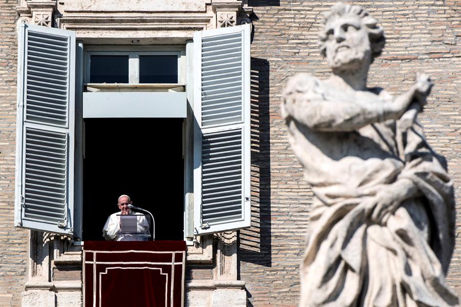 Vaticano: Las palabras del papa sobre la convivencia de homosexuales no cambian la doctrina