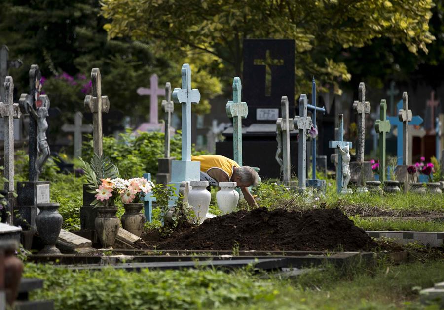 En Nicaragua, sandinistas recuerdan a sus muertos y opositores piden justicia