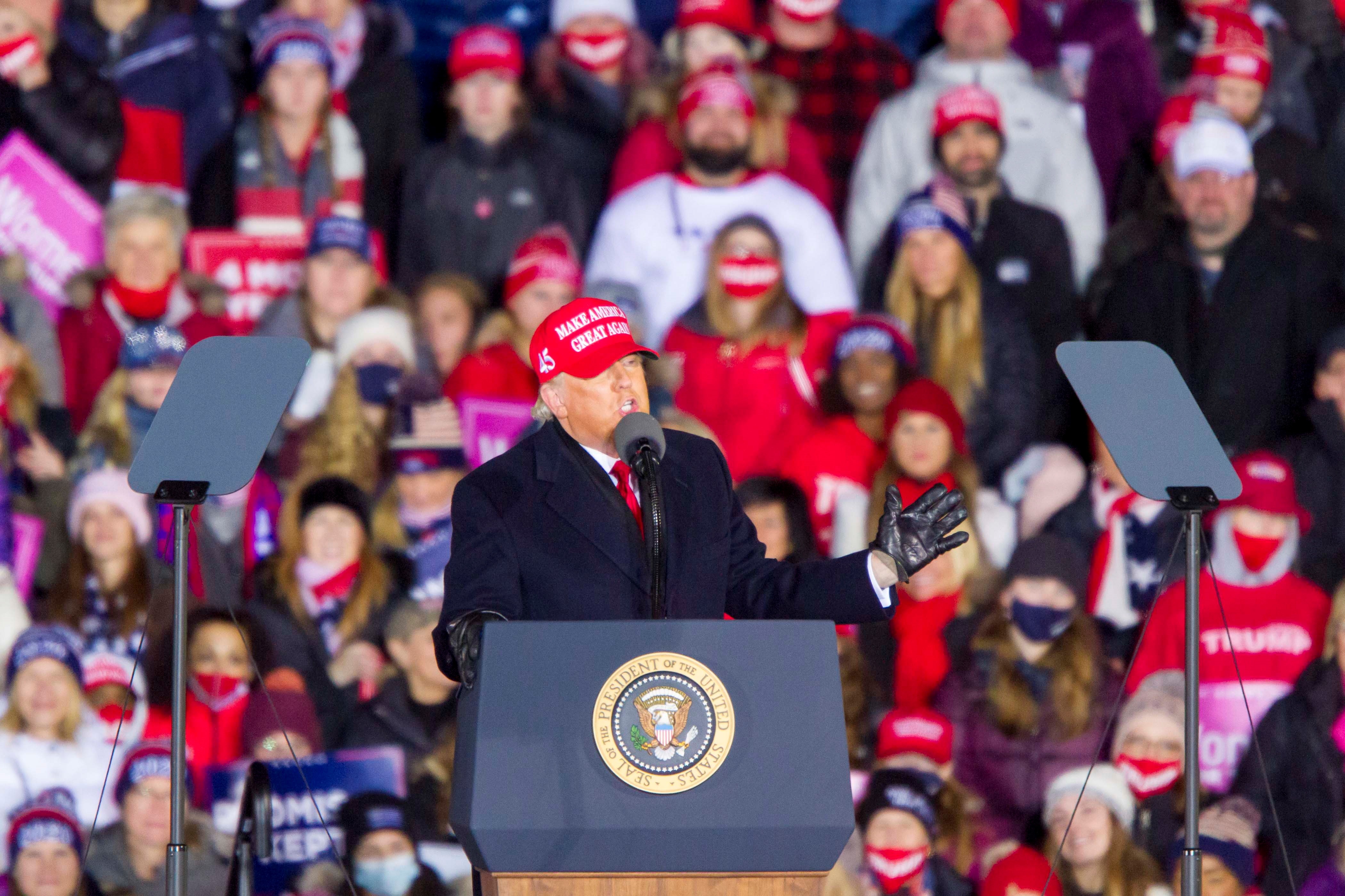 Trump se muestra confiado en la victoria en medio de la jornada electoral