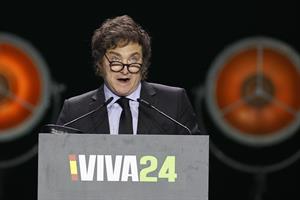 Milei arremete en Madrid contra el socialismo y llama «corrupta» a la mujer de Sánchez