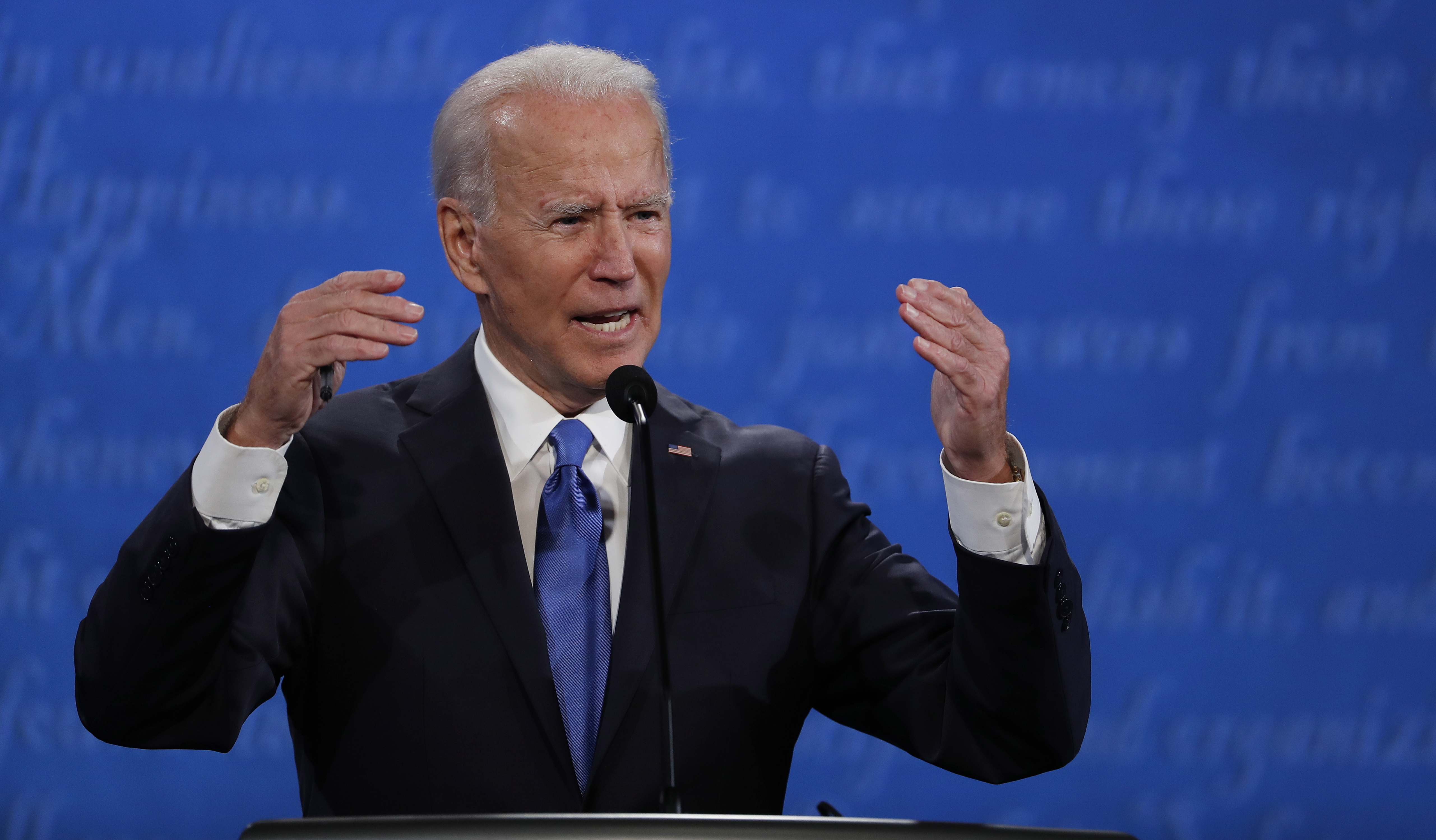 Biden sigue liderando en cuatro estados claves mientras el conteo se ralentiza