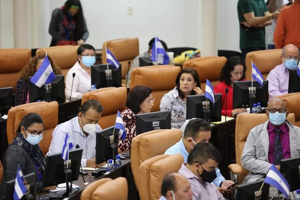 Orteguismo aprueba, en primera legislatura, imposición de cadena perpetua en Nicaragua