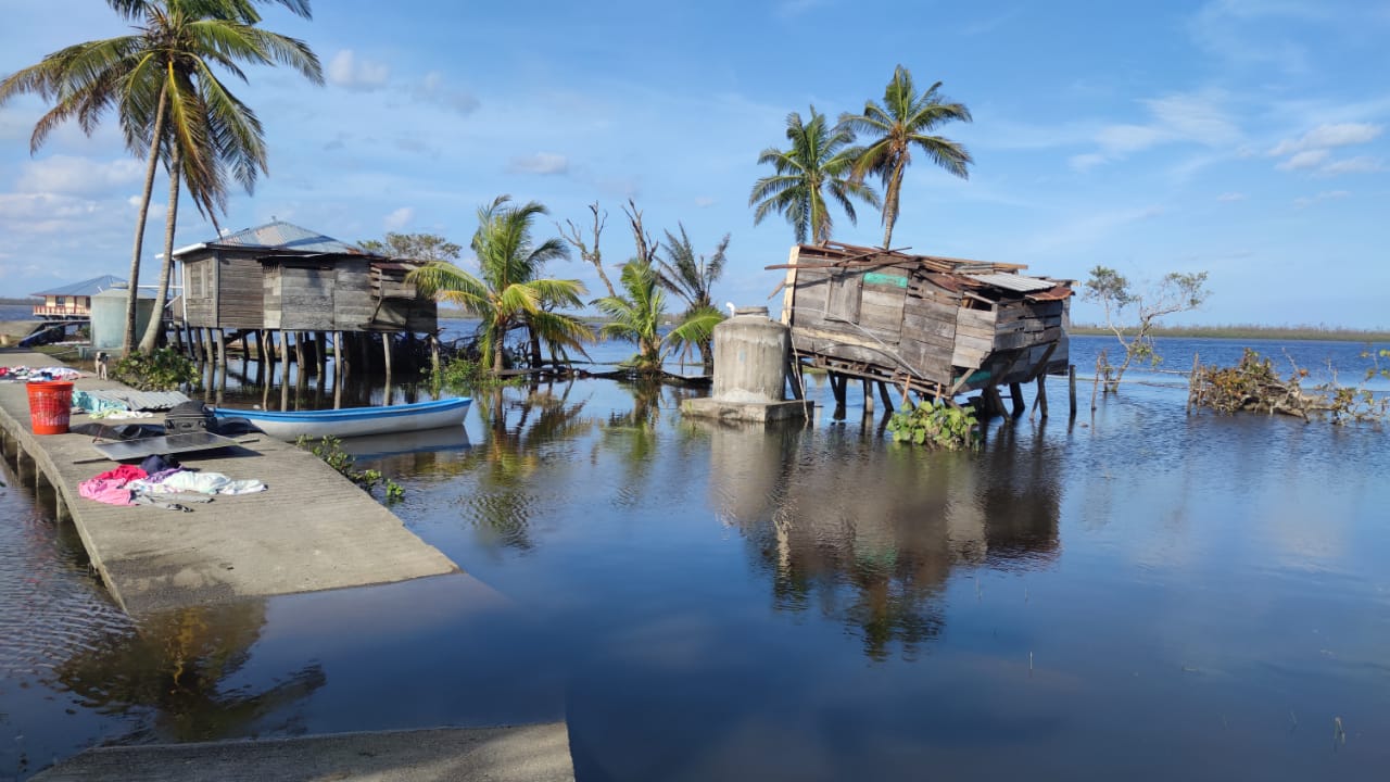 Ejército suspende zarpes en el Caribe por llegada de Iota