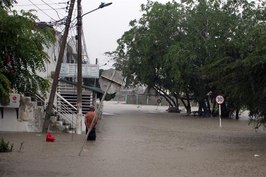 Cartagena de Indias amanece bajo agua a causa de Iota