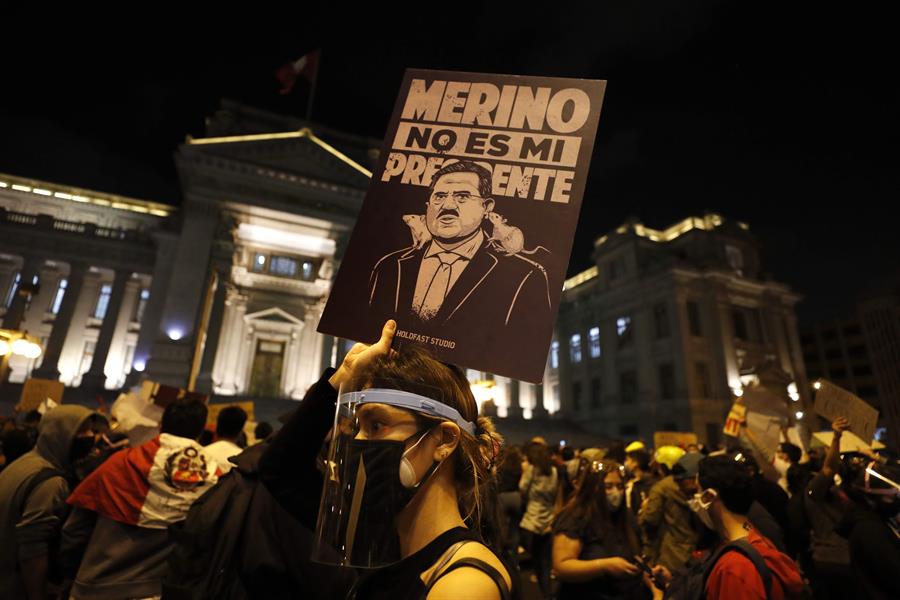 Manuel Merino renuncia a la Presidencia de Perú