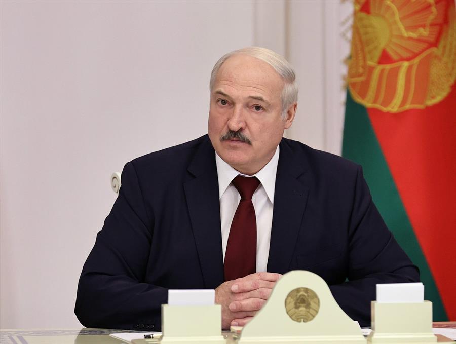 Lukashenko promete ceder la mayor parte de su poder al Parlamento bielorruso