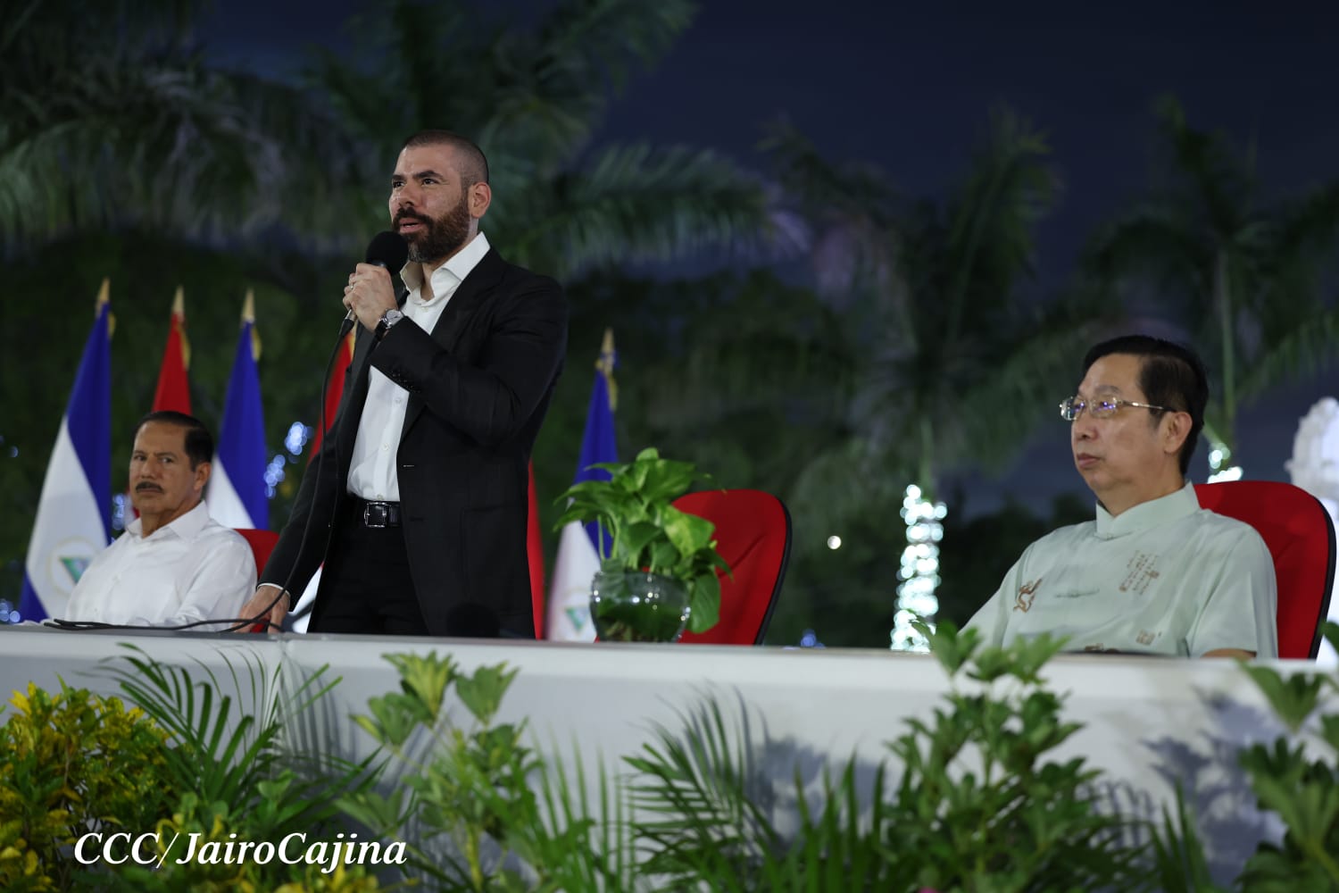 Daniel Ortega traspasa el poder a Laureano Ortega Murillo para hacer tratos con China